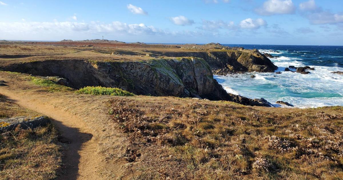 À la découverte de l'île d'Yeu en randonnée et à vélo Les Sentiers De